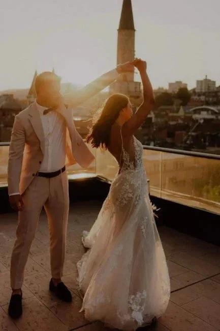 Unique Spaghetti Straps Sleeveless Column Floor-Length Lace Wedding Dresses with Appliques - Image 5