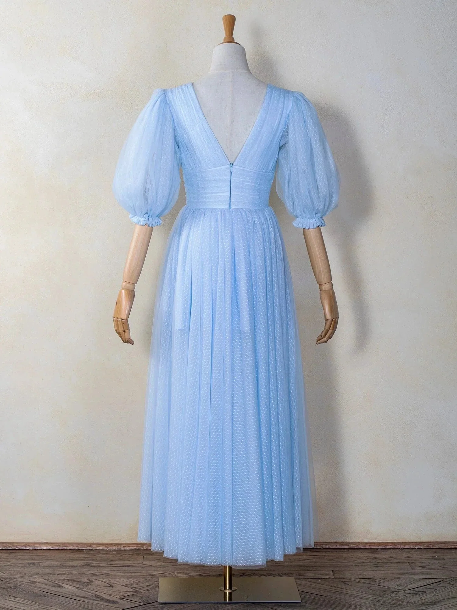 V-neck Maxi Length Tulle Prom Dress - Image 4
