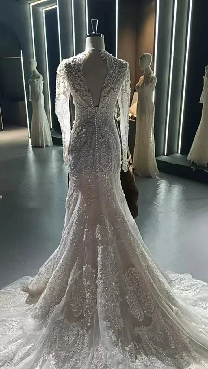 V-neck long sleeved luxurious nail bead trailing bridal veil - Image 11