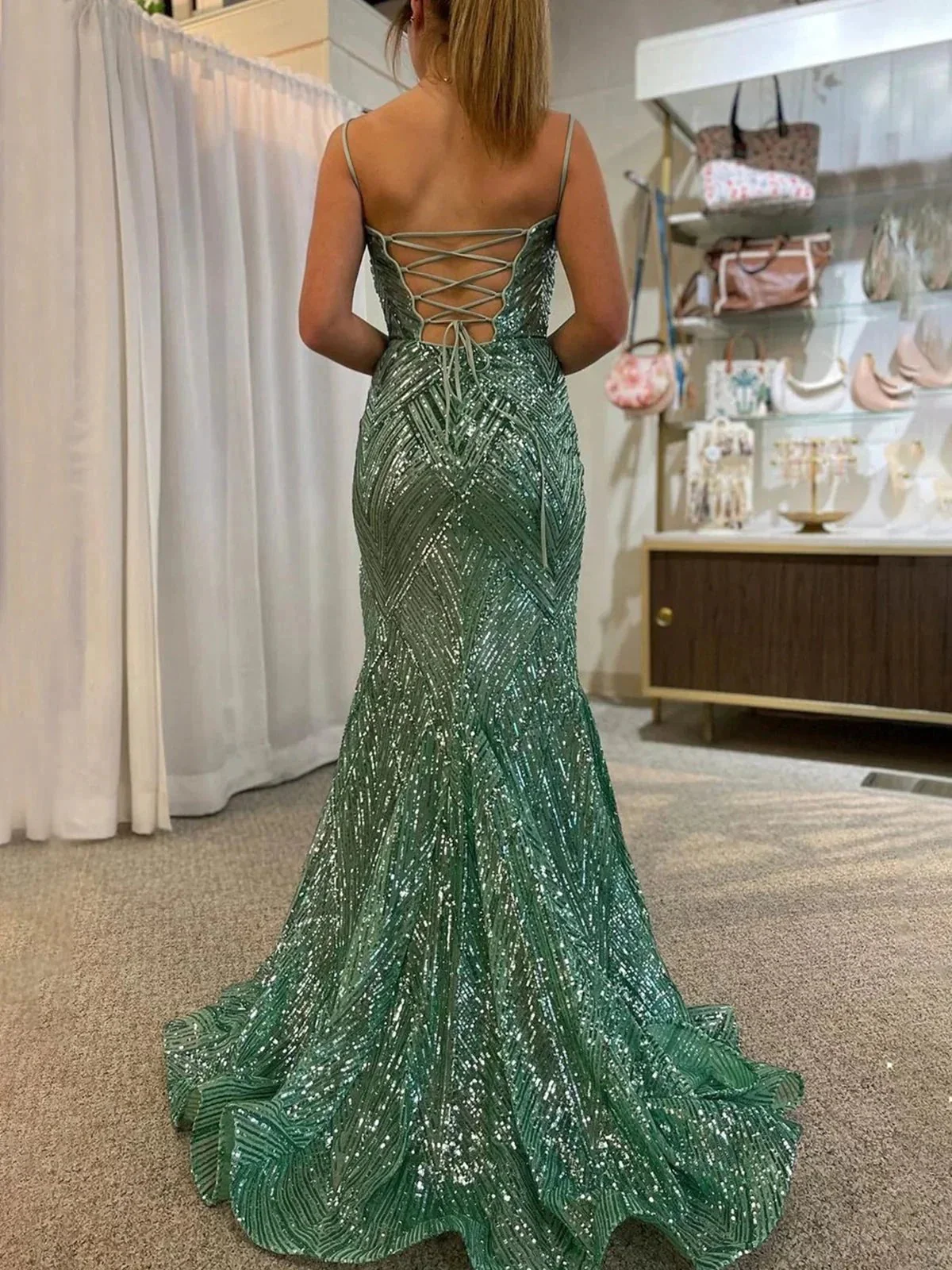 Veilure | Green Spaghetti Straps Sequins Mermaid Prom Dress with Slit - Image 2