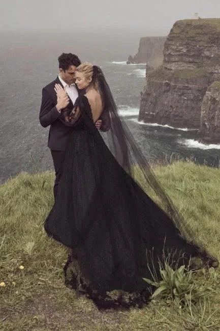 Vintage A-Line Black V-neck Wedding Dresses With Long Sleeves - Image 2
