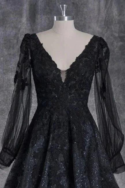 Vintage A-Line Black V-neck Wedding Dresses With Long Sleeves - Image 3