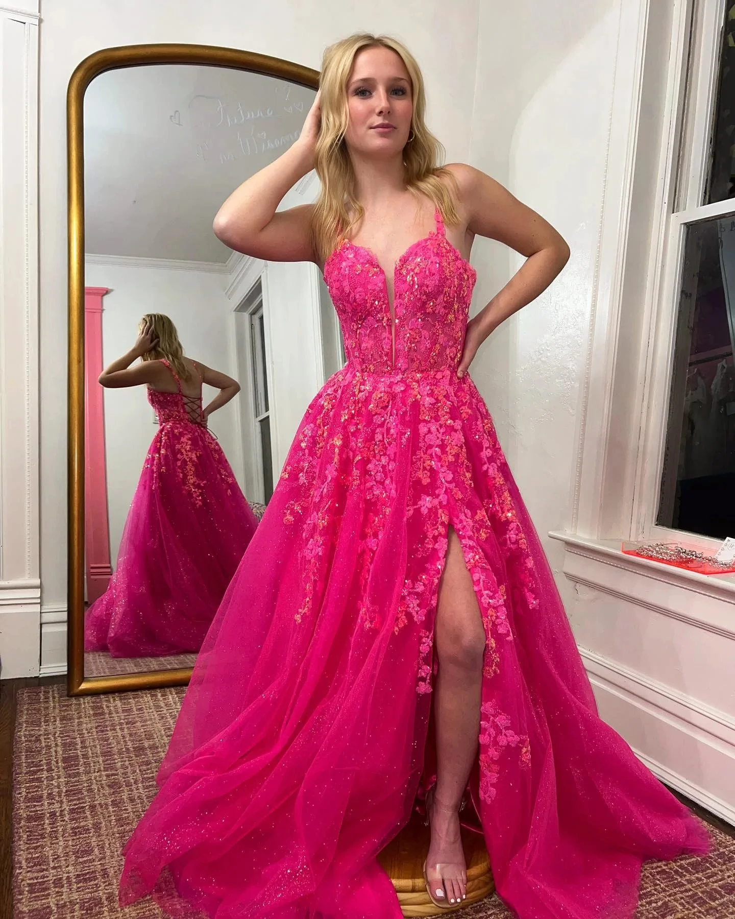 Vintage A-Line Tulle Spaghetti Straps Sleeveless Prom Dresses With Appliques Split Front - Image 2
