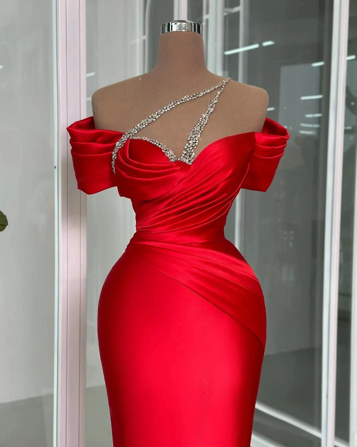 Vintage Column Off-the-shoulder Short Sleeve Beading Satin Prom Dresses - Image 2