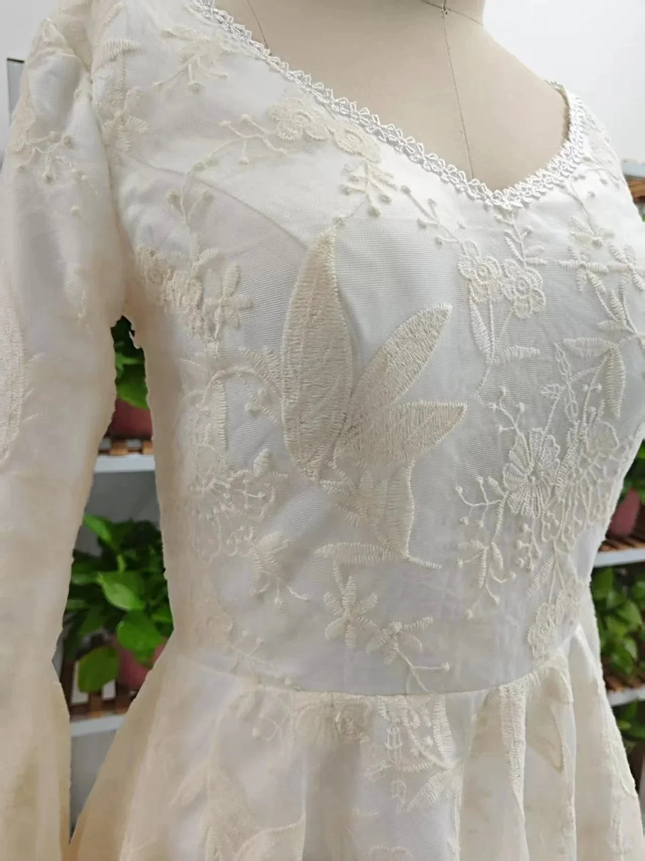 Vintage Lace Applique Evening Dress A Line Long Prom Dress Y8371 - Image 3