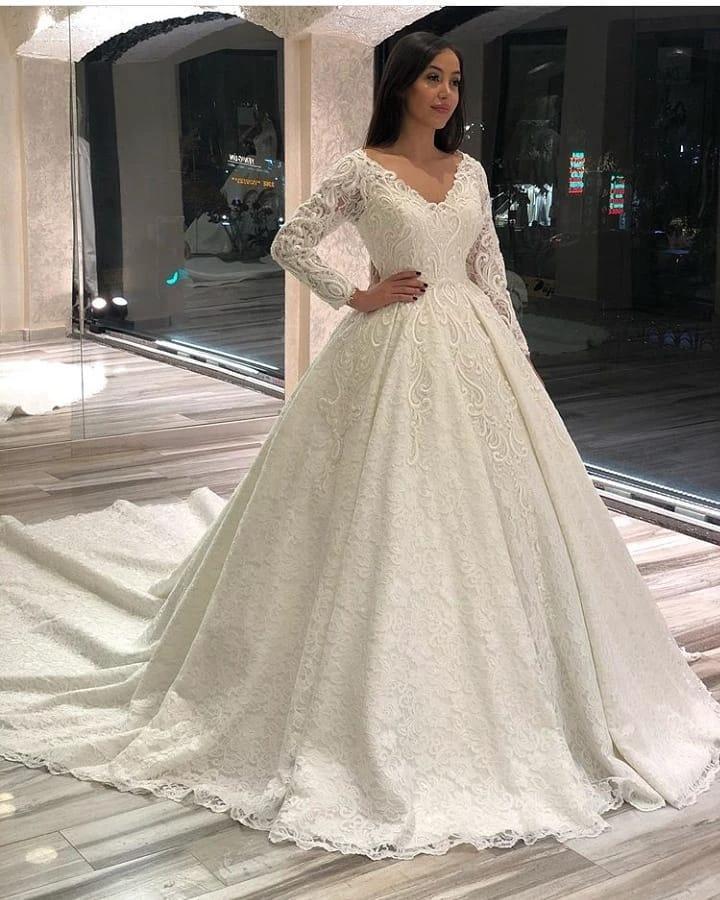 Vintage Long A-line V-neck Appliques Lace Wedding Dress with Sleeves - Image 2