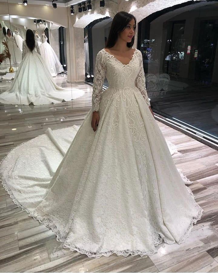 Vintage Long A-line V-neck Appliques Lace Wedding Dress with Sleeves - Image 3