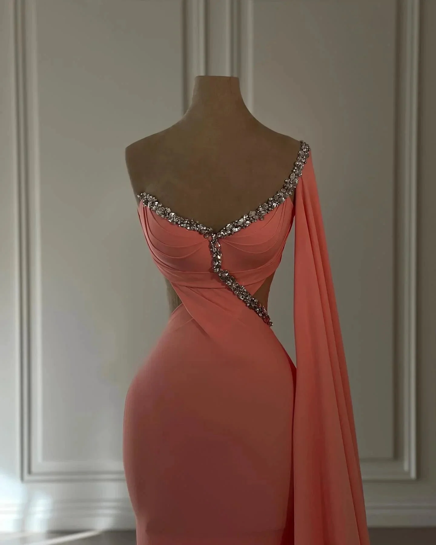 Vintage Mermaid Chiffon Scoop Cap Sleeve Prom Dresses With Rhinestone - Image 2