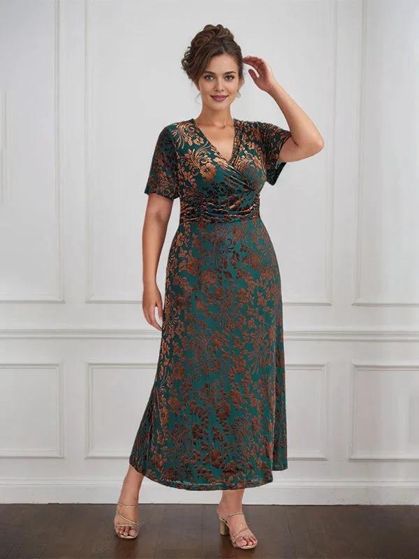Vintage Plain V-Neck Short Sleeves Velvet Tea-Length Mother of the Bride Dress With Slit - Image 3