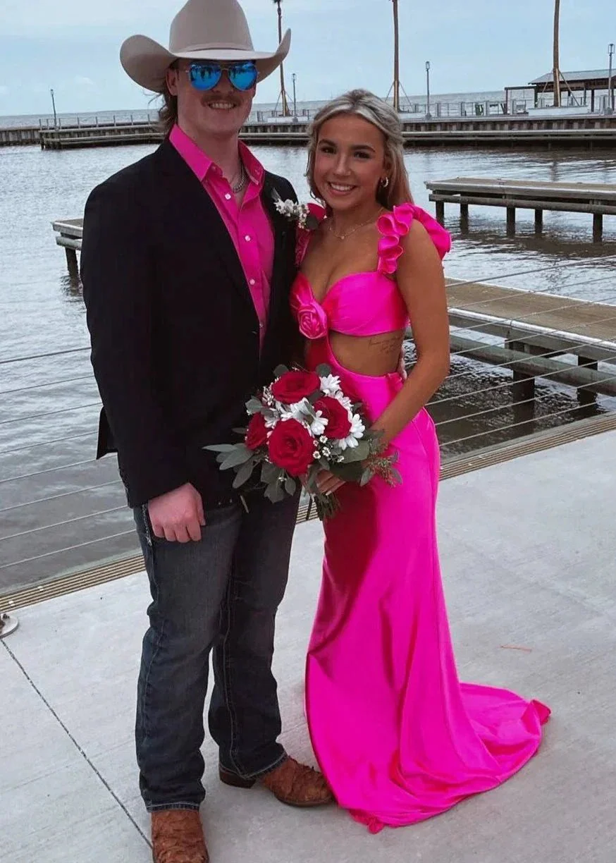 Violet Flutter Sleeve Cutout Mermaid Fitted Gown - Image 8