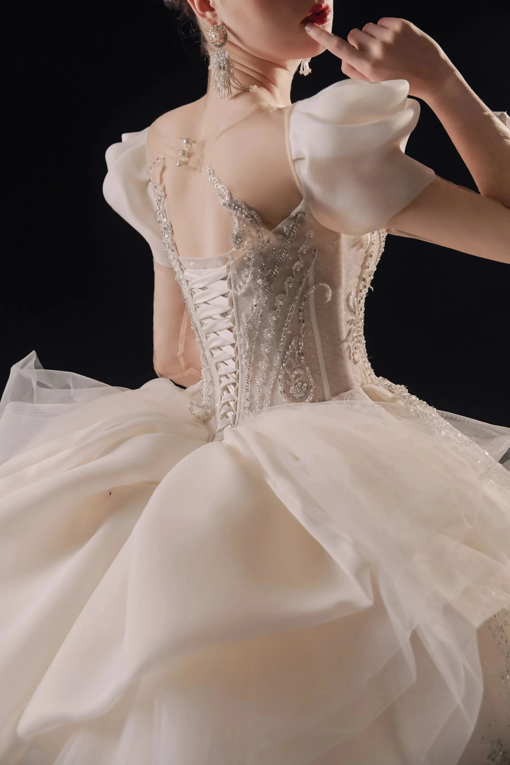 Gorgeous Puff-Sleeve Ball Gown Sweetheart Neckline Beaded Lace Wedding Dress with Ruffled Train E-309 - Image 7