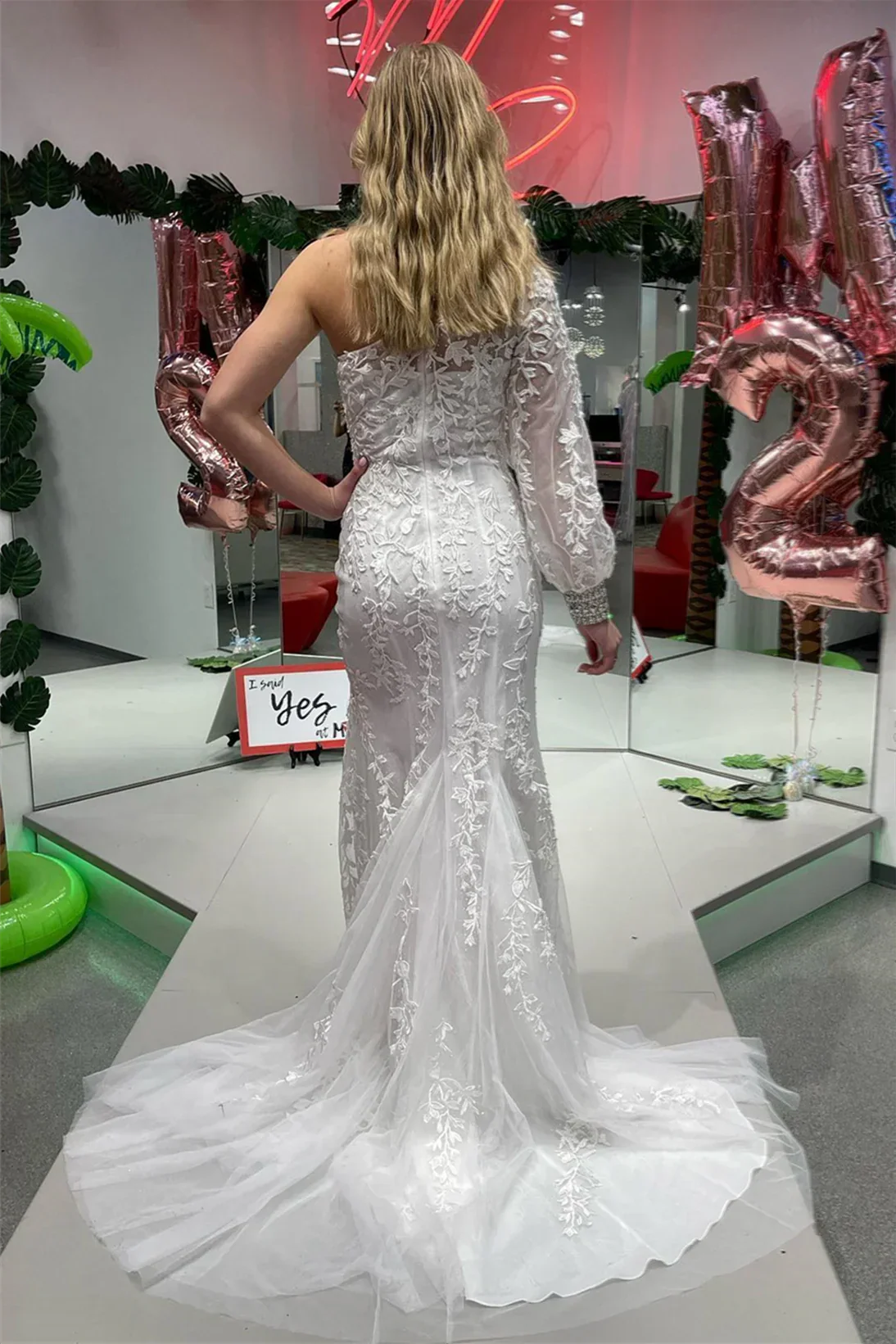 Katherine |Mermaid One Shoulder Long Sleeve Lace Prom Dress - Image 4