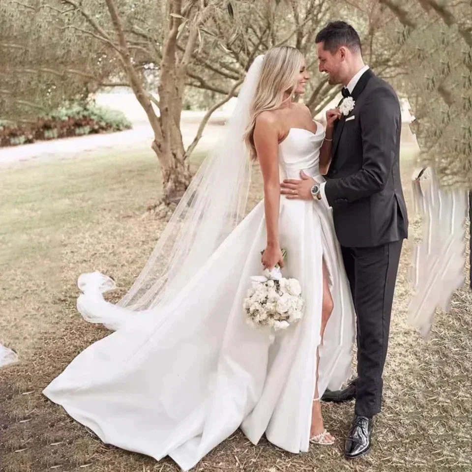 White Plus Size A Line Satin Strapless Wedding Dress V Neck Pleats High Side Slit Floor Length Bride Gowns Bridal Dres - Image 2